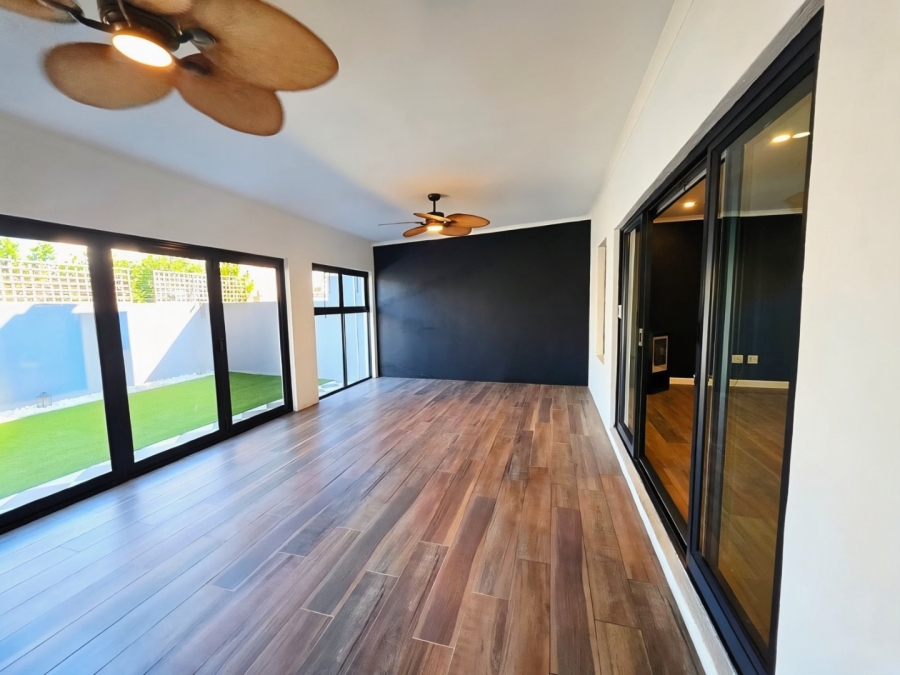 To Let 3 Bedroom Property for Rent in Sandown Western Cape
